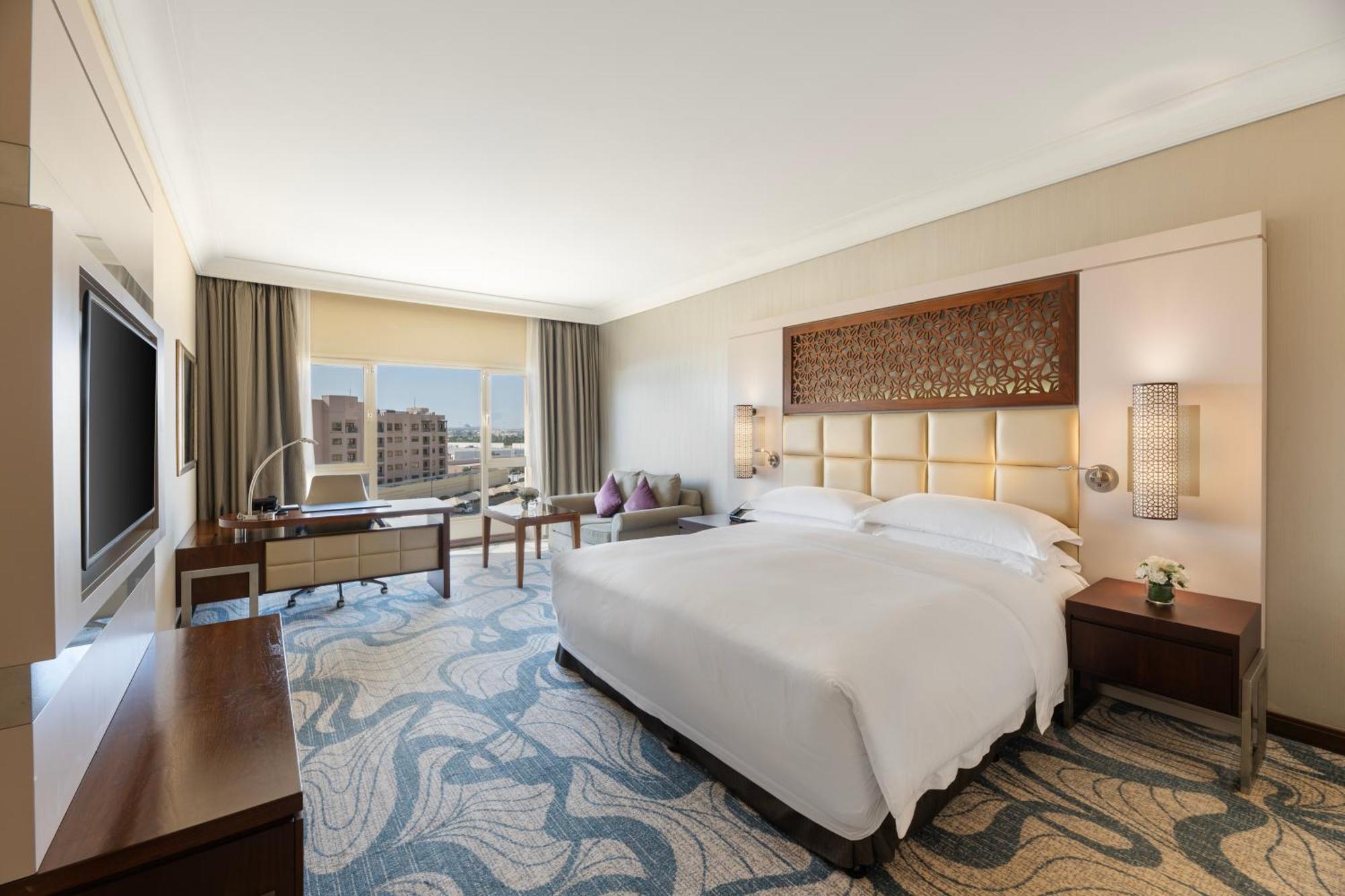 Classic King Room City View